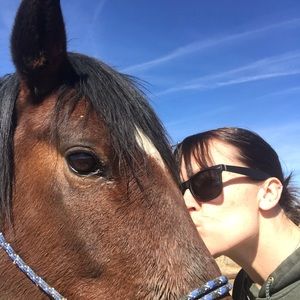 Meet your Posher, Courtney